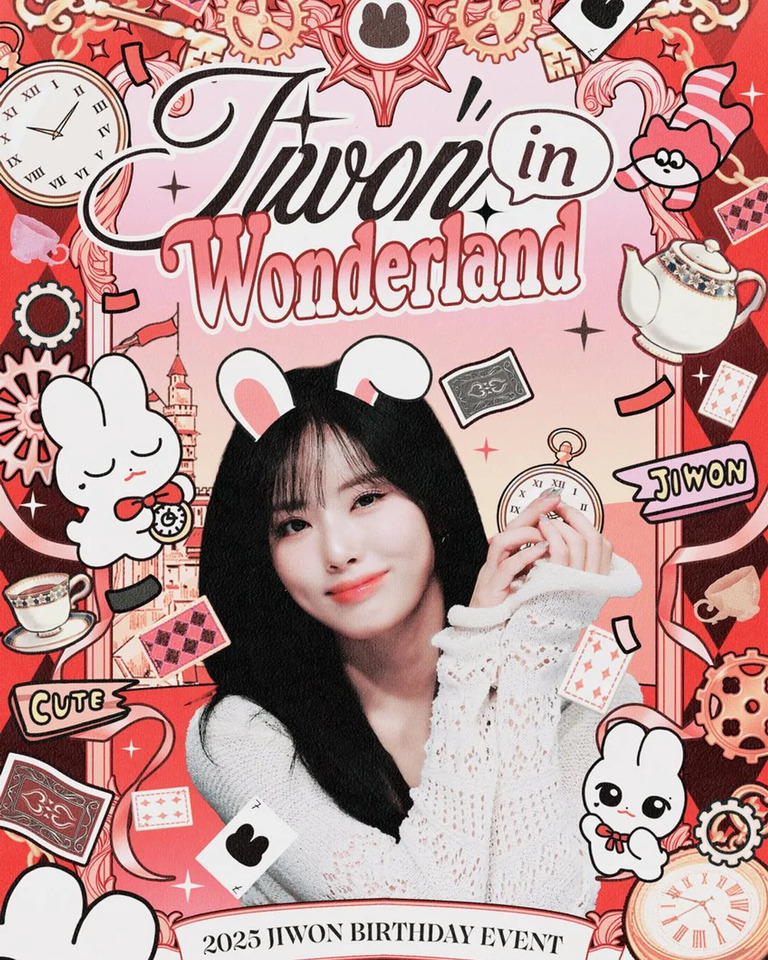'Jiwon in Wonderland'라는 문구와 함께 앨리스 인 원더랜드 테마의 일러스트 포스터. 중앙에는 토끼 귀 머리띠를 쓴 여성의 사진이 있고, 주변에는 시계, 찻주전자, 컵, 카드, 쿠키 등 다양한 장식과 귀여운 토끼 캐릭터들이 배치되어 있다. 하단에 '2025 JIWON BIRTHDAY EVENT'가 적혀 있다.